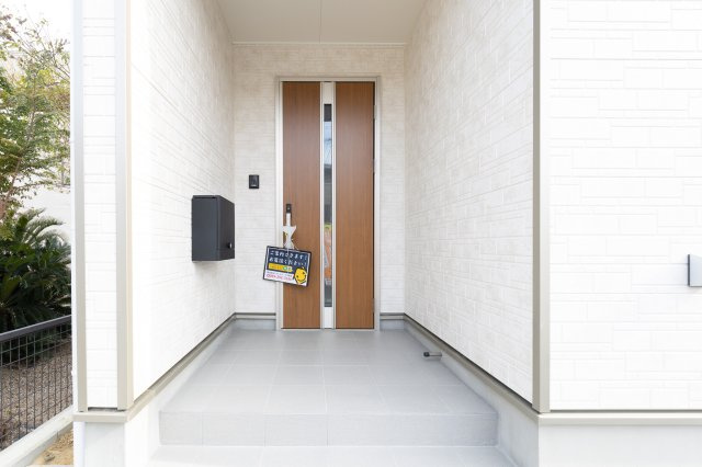 【玄関】 | 鈴鹿市岸岡町《2号棟》