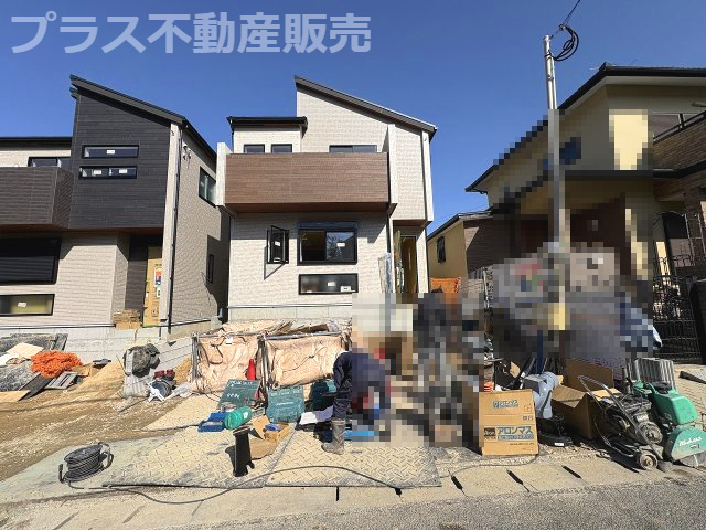 【外観】 | 春日市岡本5丁目　2号棟（全2棟）【仲介手数料無料・0円】 | 現地写真。プラス不動産販売なら、現場の全ての棟をまとめてご見学頂けます。