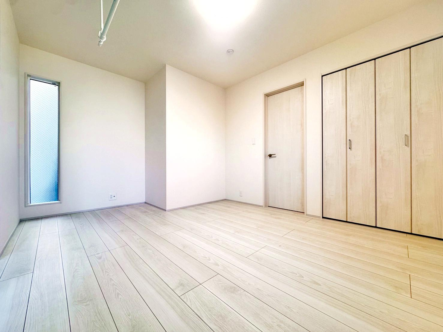 足立区入谷3丁目　新築分譲住宅　全３棟の洋室|シンプルだからこそ、アレンジ自在。洋室が、暮らしの“好き”を詰め込める場所になります