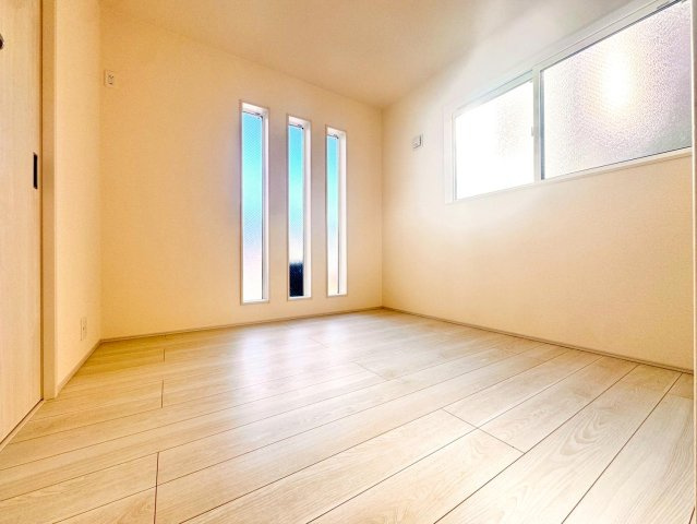 足立区入谷3丁目　新築分譲住宅　全３棟の洋室|ベッドルームにもワークスペースにも。洋室が、暮らしのスタイルにやさしく寄り添います。