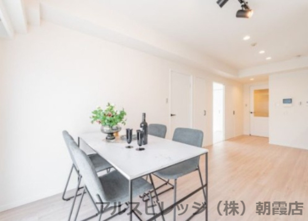 ライオンズヒルズ和光第3の居間・リビング