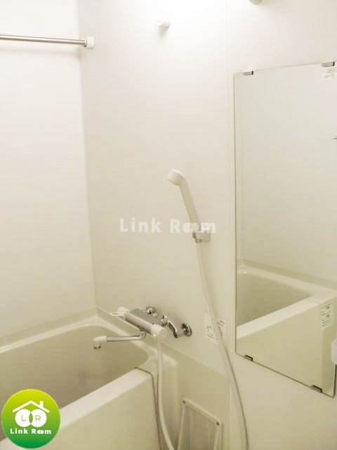 フュージョナル両国TREの浴室