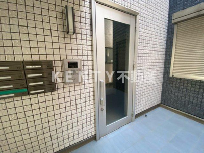 【エントランス】 | クレアフォート | 清潔なエントランスです