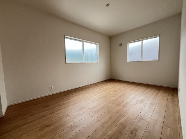 【子供部屋】 | 春日市岡本5丁目　1号棟（全2棟）【仲介手数料無料・0円】 | 施工例。施工例は完成時と異なる場合があります。