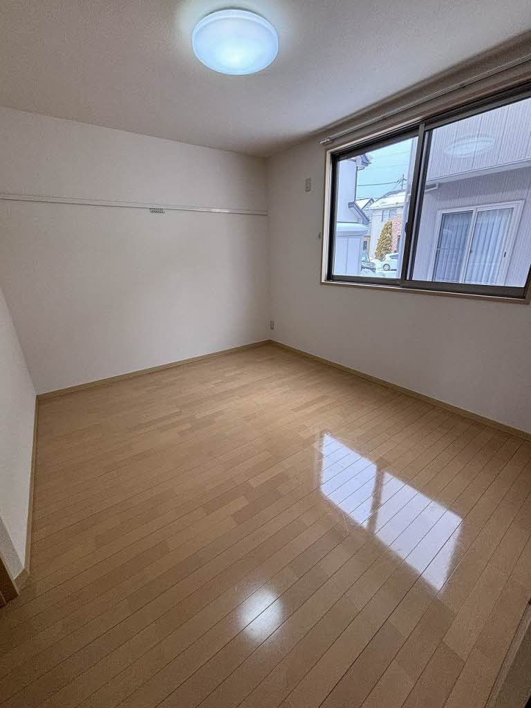 ミューローズ長橋Ｂの洋室