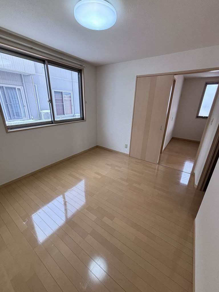 ミューローズ長橋Ｂの洋室