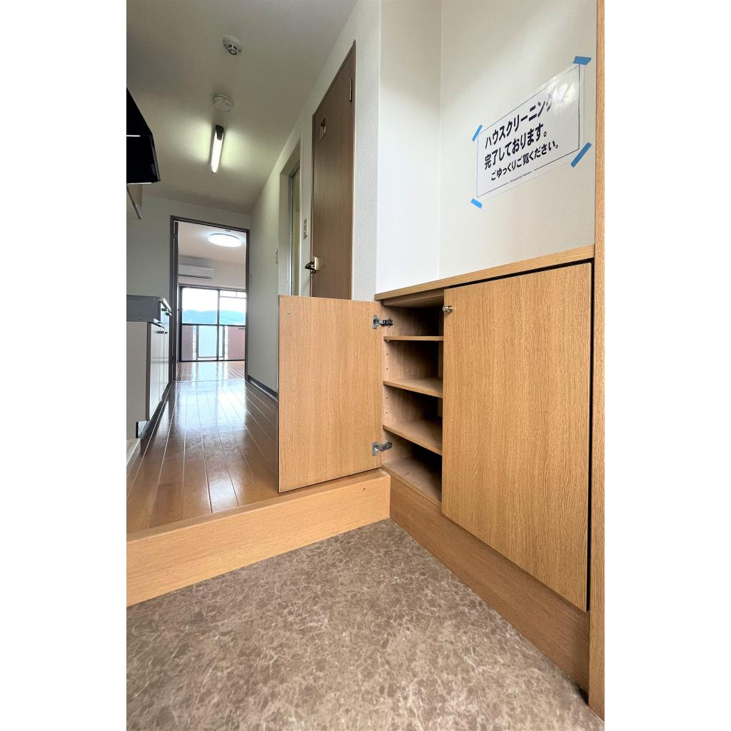 ＰＲＩＭＲＯＳＥ（プリムローズ）の玄関