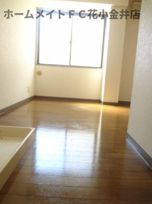 【居間・リビング】 | 岡田ビル