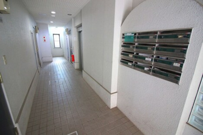 【エントランス】 | 岡田ビル