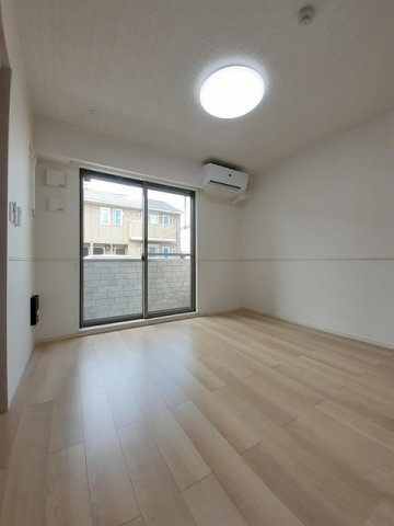 アット横小路の居間・リビング