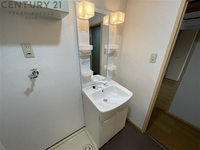シャワー付き洗面台です♪