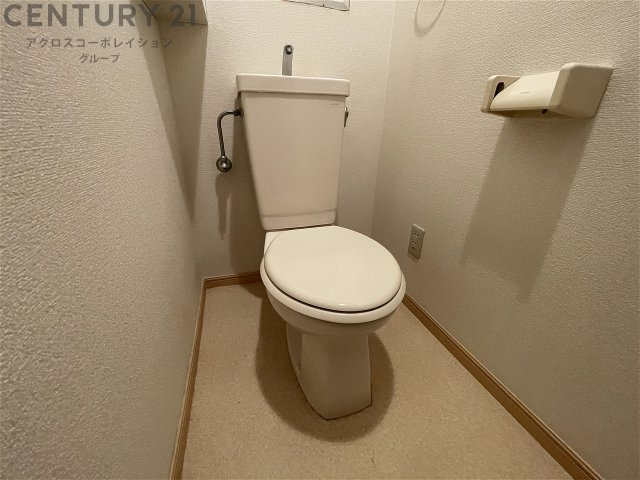 掃除のしやすいシンプルなトイレです！