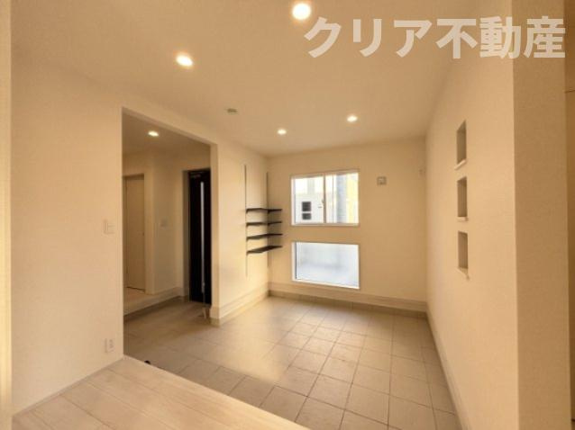 【エントランス】 | 前橋市総社町植野　新築1号棟 | マルチエントランスは土間として利用してもよし、置き畳を敷いて和室として利用してもよし！