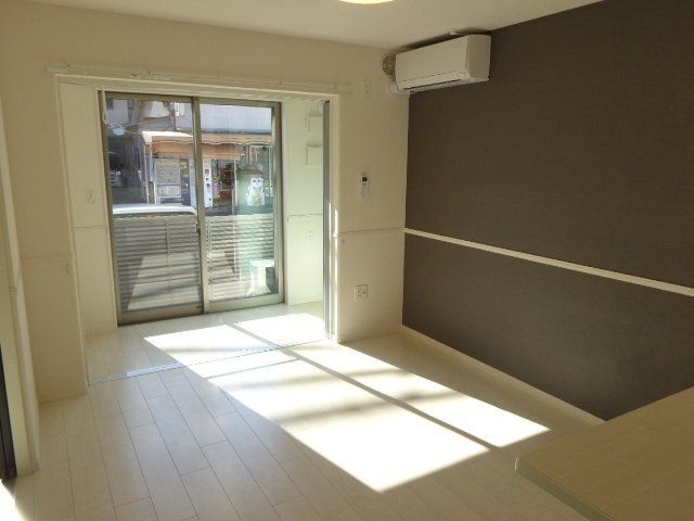 セリョンの居間・リビング|こちらのリビングで趣味の時間をお楽しみください