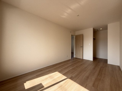 【洋室】 | 那覇市宮城（全4棟）4号棟 | 4号棟　洋室7.5帖＋WIC付き♪（WIC×2部屋）