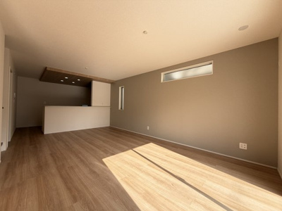 【居間・リビング】 | 那覇市宮城（全4棟）4号棟 | 4号棟　LDK18帖♪キッチンはオシャレな折下げ天井♪