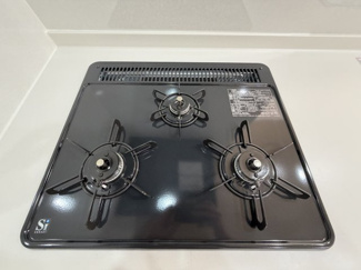 【キッチン】 | 那覇市宮城（全4棟）4号棟 | 4号棟　三口コンロ♪