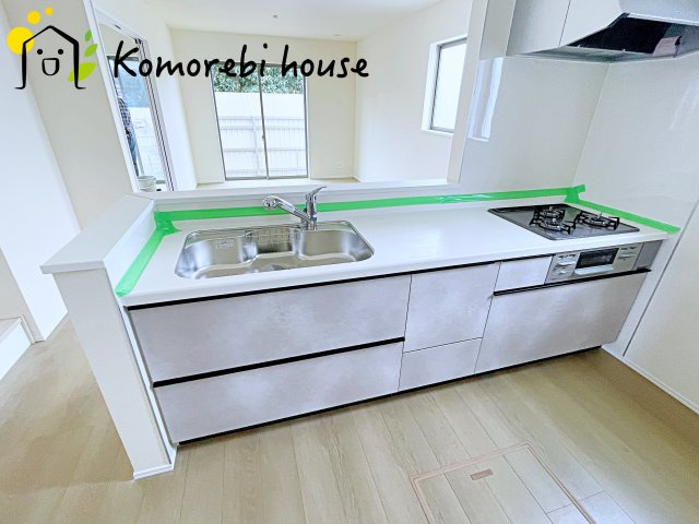 第3　伊奈町小室　新築一戸建て　ハートフルタウン　Qのキッチン|コンパクトなキッチンで掃除もラクラク