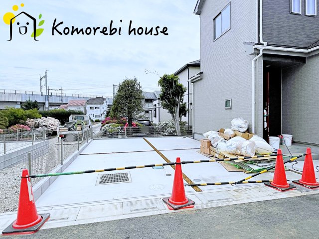 第3　伊奈町小室　新築一戸建て　ハートフルタウン　Qの駐車場|車をお持ちの方に嬉しい駐車場付きの物件です