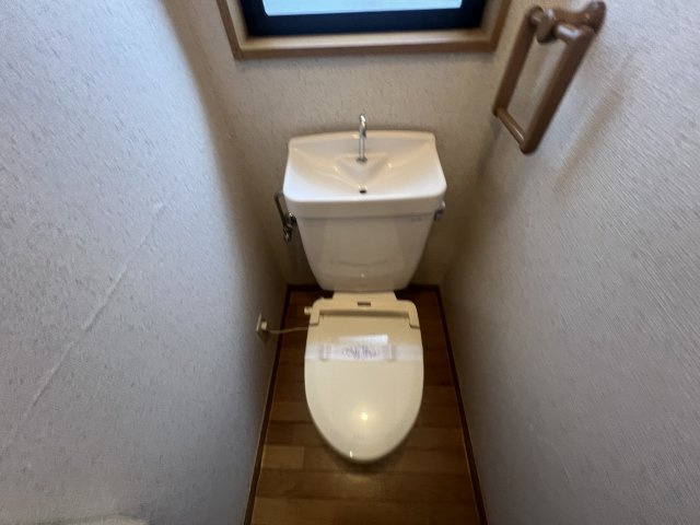 三鷹市深大寺２丁目のアパートのトイレ