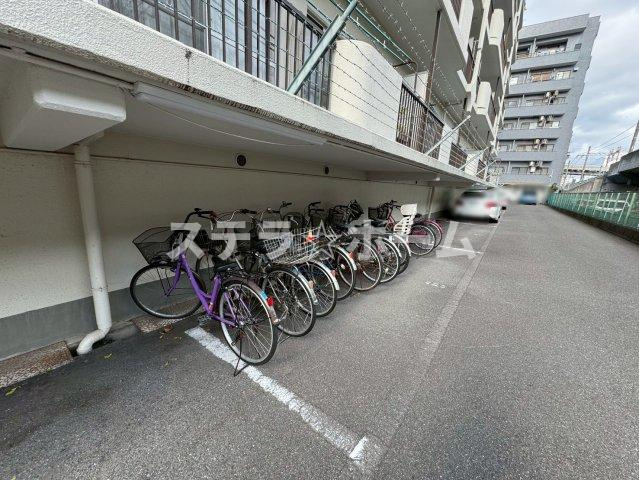 シャルム野中南公園の駐輪場