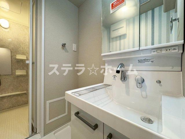 シャルム野中南公園の独立洗面台|独立洗面化粧台が付いています