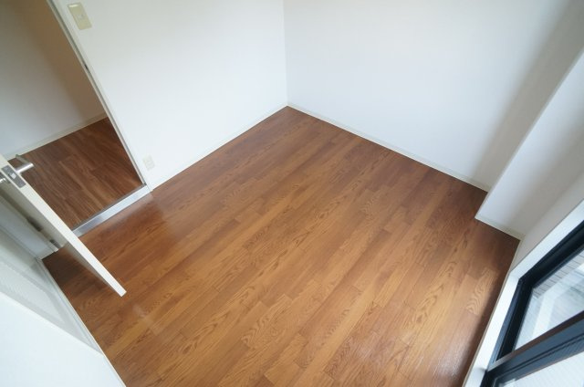 カルムエール乾の洋室