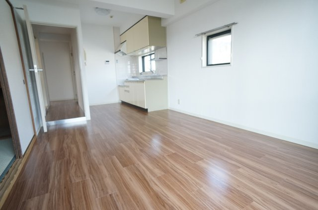 カルムエール乾の居間・リビング