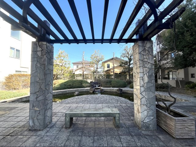 ライム長津田２番館の中庭