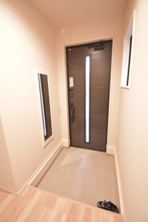 【玄関】 | 下荒田4丁目　新築戸建　1