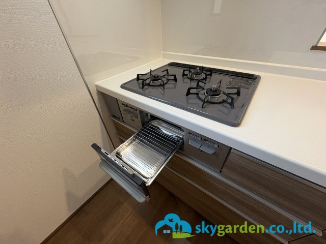 茅ヶ崎市円蔵1丁目　新築戸建　全2棟A号棟のキッチン|ガスコンロ＆グリル