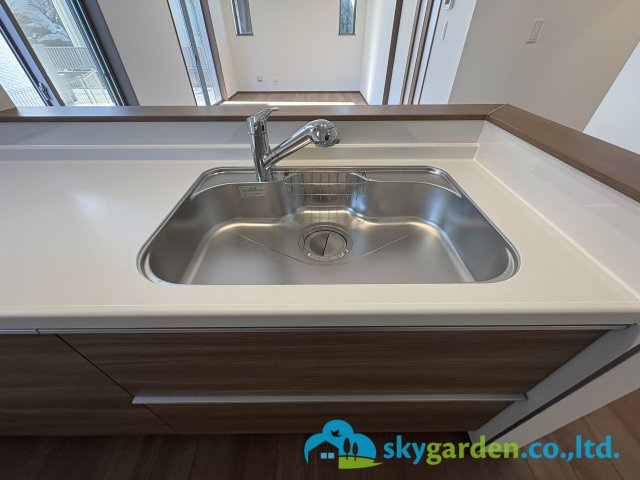 茅ヶ崎市円蔵1丁目　新築戸建　全2棟A号棟のキッチン|システムキッチンのシンク