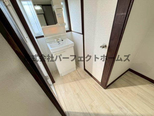 高柳2丁目戸建　賃貸の洗面所|コンパクトで使いやすい洗面所