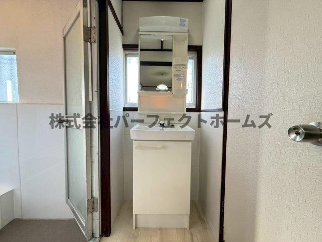 高柳2丁目戸建　賃貸の独立洗面台|使いやすい独立洗面台です