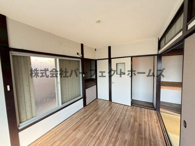 高柳2丁目戸建　賃貸の洋室|明るい洋室です