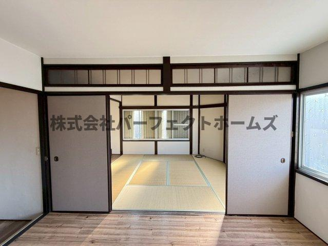 高柳2丁目戸建　賃貸の内装|明るい室内です