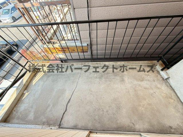 高柳2丁目戸建　賃貸のバルコニー|バルコニーからの眺めを楽しみながら食事をしませんか