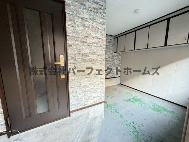 高柳2丁目戸建　賃貸のエントランス|ゆとりのあるエントランスです