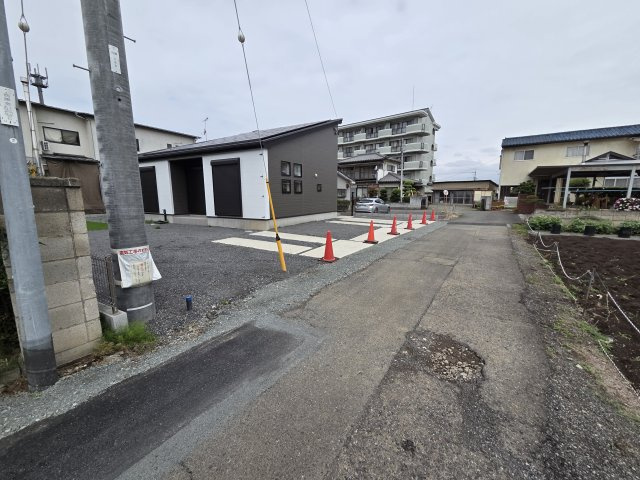 新築　太田市高林南町　1号棟　GRAFAREの前面道路含む現地写真|現地写真　東側前面道路幅員約4ｍ