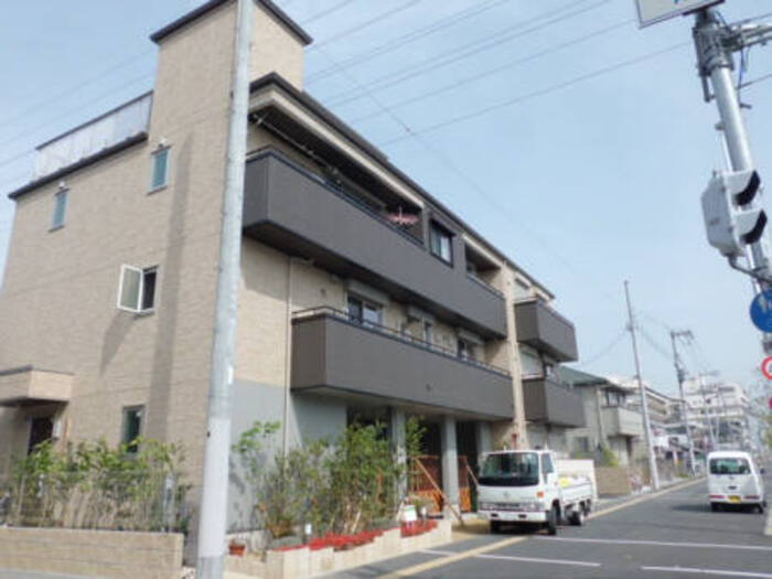 モアフィリアル