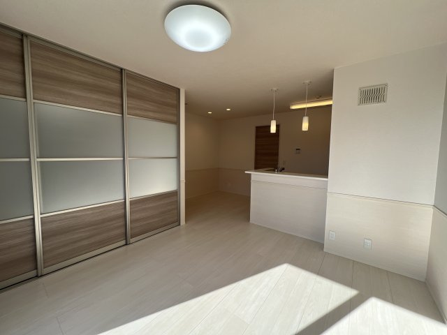 サニーコート加佐弐番館の居間・リビング