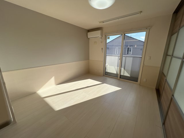 サニーコート加佐弐番館の居間・リビング