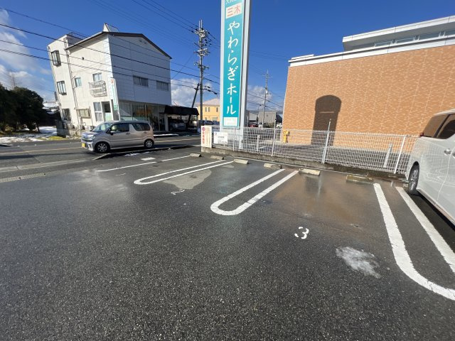 サニーコート加佐弐番館の駐車場