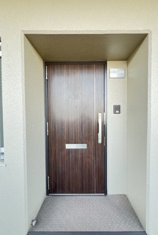 ローレルコート桜井南の玄関