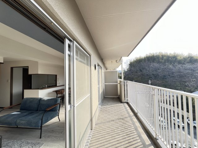 ローレルコート桜井南のバルコニー