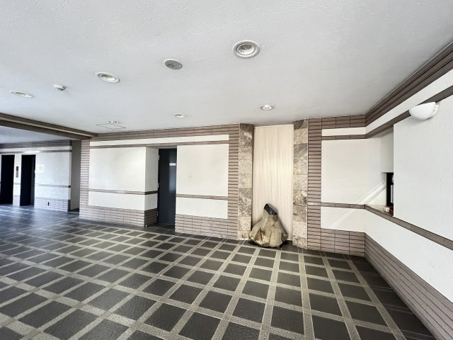 ローレルコート桜井南のロビー