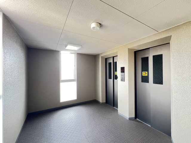 ローレルコート桜井南のその他|エレベーターホール