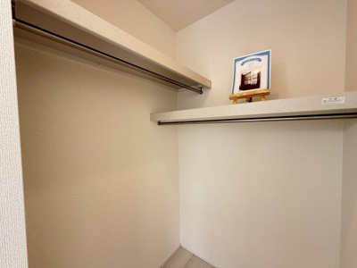 【収納】 | 那覇市宮城（全4棟）1号棟 | 1号棟　洋室7.12帖＋WIC付き♪