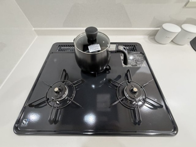 【キッチン】 | 那覇市宮城（全4棟）1号棟 | 1号棟　三口コンロ♪