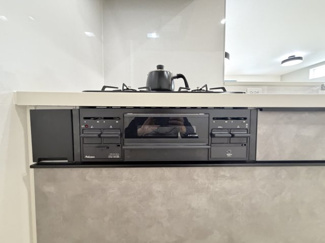 【キッチン】 | 那覇市宮城（全4棟）1号棟 | 1号棟　便利なグリル♪